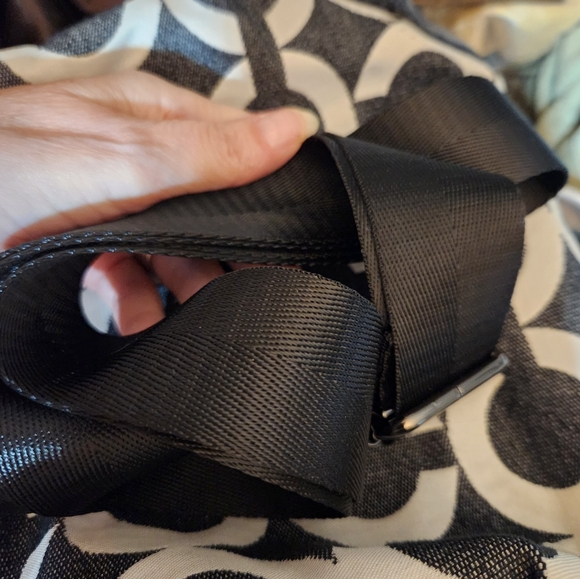 Euc Coach Peyton Op Art Black Hobo Shoulder Bag Purse - Picture 13 of 14